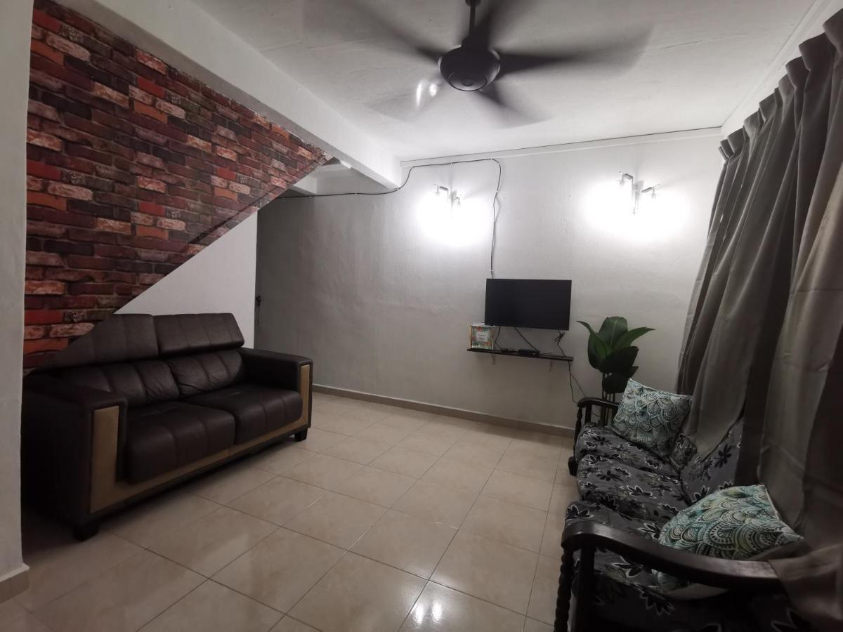 Sri Makmur Pontian Homestay Pontian Besar Exterior photo